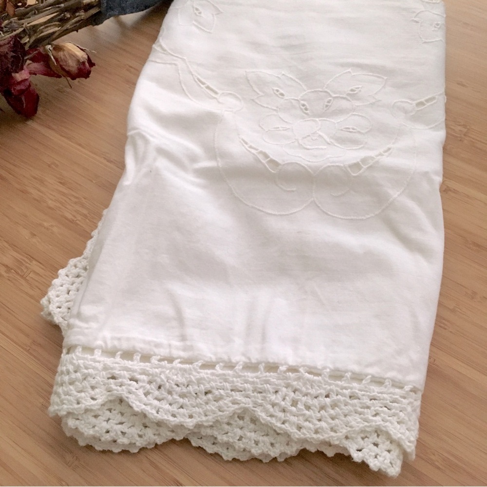 Vintage 60s 100% Cotton Pillow Cover Scalloped Edges Floral Center | Standard